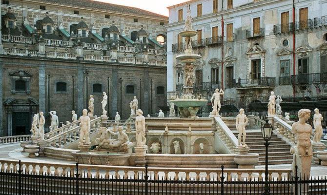 Maqueda Rooms Palermo Exterior photo