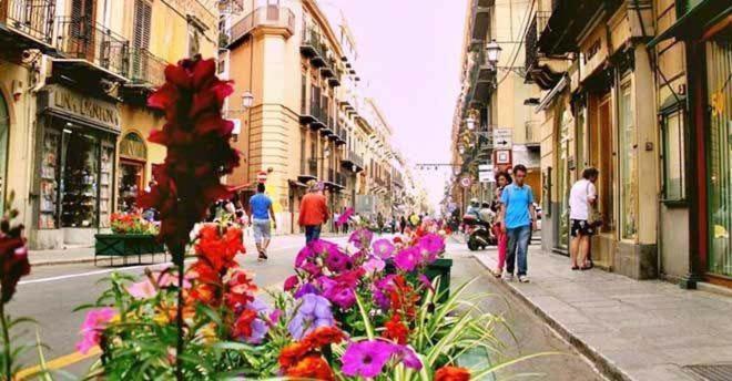 Maqueda Rooms Palermo Exterior photo